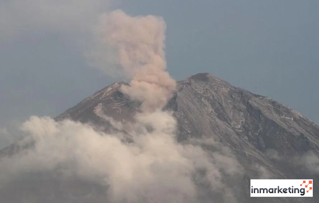 erupsi Gunung Semeru terbaru